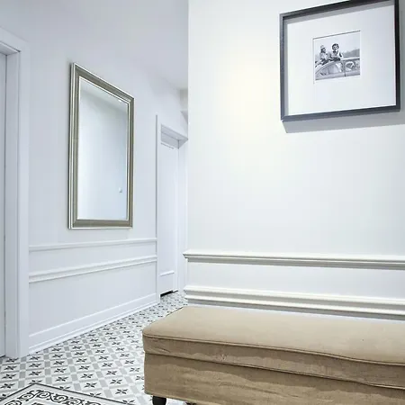Apartment August *